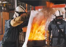 Жаропрочные и термостойкие покрывала для защиты от огня и высоких температур Жаропрочные и термостойкие покрывала для защиты от огня и высоких температур